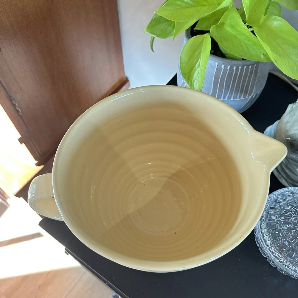 VTG At Home America Kitchen Essentials Ceramic Mustard Yellow Batter Bowl 9x5